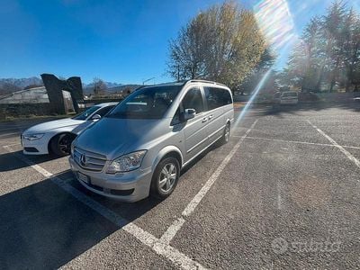 Usado Mercedes Viano 224 CV (164 kW) 2010 Gris Monovolumen