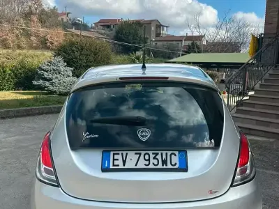Usata Lancia Ypsilon 69 CV (50 kW) 2014 Utilitaria