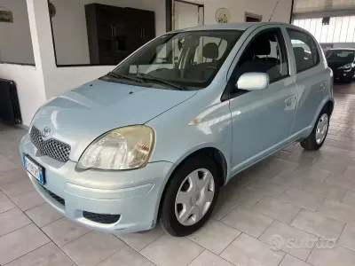 Second-hand Toyota Yaris Sol 65 CP (47 kW) 2004 Albastru Berlinǎ