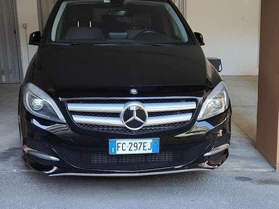 Begagnad Mercedes B200 156 HK (114 kW) 2016 Minibuss