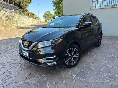 Używany Nissan Qashqai N-Connecta 131 KM (96 kW) 2018 Czarny SUV