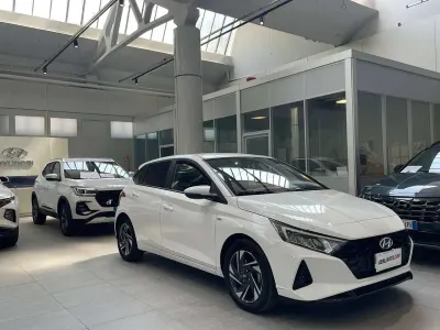 Usata Hyundai i20 101 CV (74 kW) 2022 Bianco Utilitaria