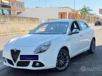 Usata Alfa Romeo Giulietta Exclusive 150 CV (110 kW) 2016 Bianco Utilitaria