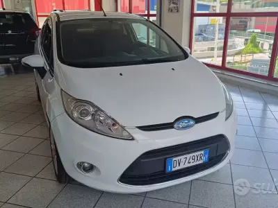Begagnad Ford Fiesta 82 HK (60 kW) 2009 Vit Halvkombi