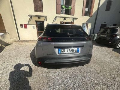 Usata Peugeot 2008 Allure 102 CV (75 kW) 2023 Grigio SUV