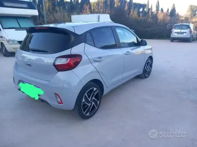 Usata Hyundai i10 63 CV (46 kW) 2024 Grigio Utilitaria