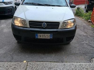 Usata Fiat Punto 2004 Utilitaria