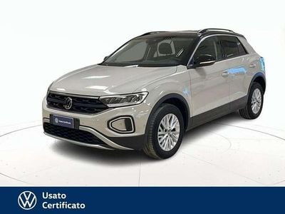 Usata VW T-Roc Life 110 CV (80 kW) 2022 Nero pastello SUV