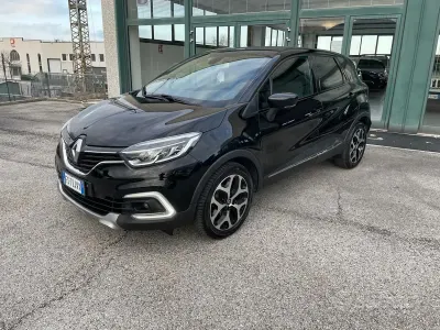 Usata Renault Captur 90 CV (66 kW) 2018 Nero SUV