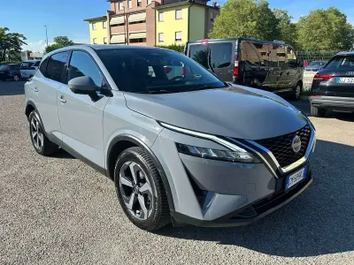 Usata Nissan Qashqai N-Connecta 158 CV (116 kW) 2023 Ceramic grey SUV