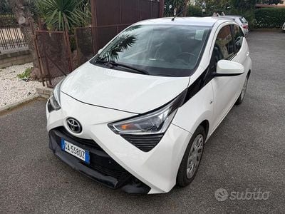 Begagnad Toyota Aygo Connect Style 72 HK (52 kW) 2020 Vit Halvkombi