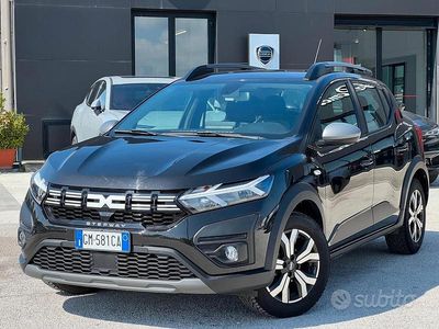Usata Dacia Sandero Essentiel 100 CV (73 kW) 2023 Nero Berlina
