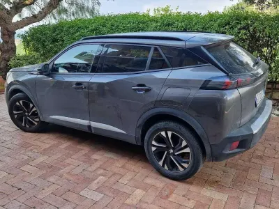 Usata Peugeot 2008 GT 131 CV (96 kW) 2021 Grigio SUV
