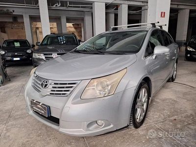 Usata Toyota Avensis Executive 126 CV (92 kW) 2010 Grigio Station wagon