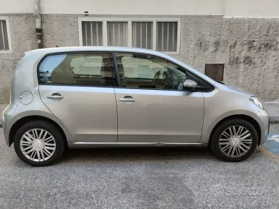 Usata VW up! 65 CV (47 kW) 2022 Grigio Utilitaria