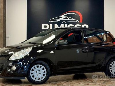 Usata Hyundai i20 Comfort 78 CV (57 kW) 2010 Nero Utilitaria