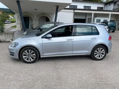 Używany VW Golf VII Highline 105 KM (77 kW) 2014 Szary Sedan/Limuzyna
