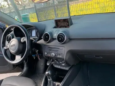 Usata Audi A1 Sportback Ambition 86 CV (63 kW) 2015 Nero Utilitaria
