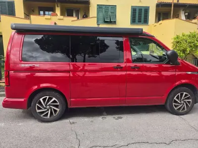 Usata VW California Beach 150 CV (110 kW) 2023 Rosso Furgone