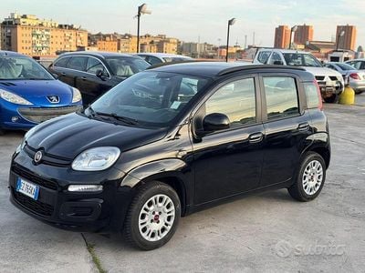 Usata Fiat Panda Lounge 69 CV (50 kW) 2015 Nero Utilitaria