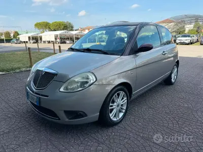 Usata Lancia Ypsilon 95 CV (69 kW) 2008 Grigio Utilitaria