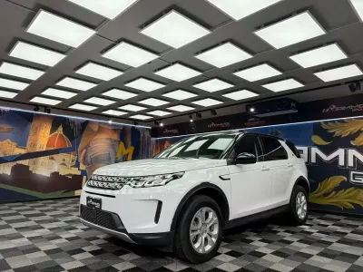 Second-hand Land Rover Discovery 5 R-Dynamic 163 CP (119 kW) 2022 Alb SUV
