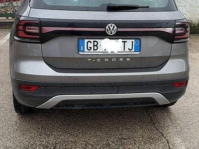 Usado VW T-Cross 116 CV (85 kW) 2020 Gris SUV