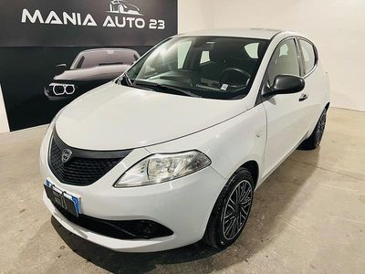 Usata Lancia Ypsilon Platinum 69 CV (50 kW) 2022 Grigio Utilitaria