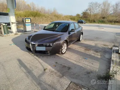 Usata Alfa Romeo 159 150 CV (110 kW) 2006 Grigio Berlina