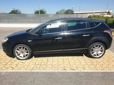 Usata Lancia Delta 190 CV (139 kW) 2009 Nero Utilitaria