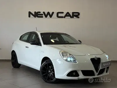 Usata Alfa Romeo Giulietta Distinctive 120 CV (88 kW) 2011 Bianco Utilitaria