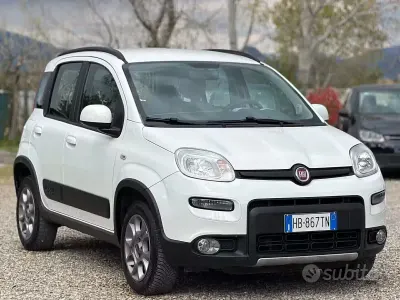 Usata Fiat Panda 4x4 S 86 CV (63 kW) 2015 Bianco Utilitaria