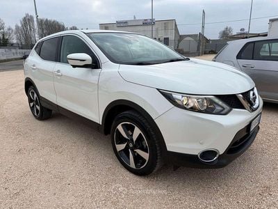 Usata Nissan Qashqai Tekna 131 CV (96 kW) 2016 Bianco SUV