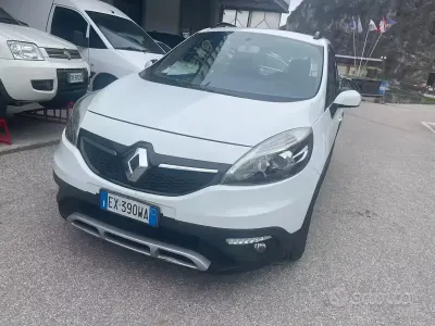 Usata Renault Scenic E-Tech XMOD 110 CV (80 kW) 2015 Bianco Monovolume