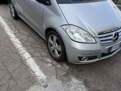 Usado Mercedes A160 Elegance 95 CV (69 kW) 2010 Monovolumen