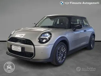 Usata Mini Cooper Essential 156 CV (114 kW) 2024 Grigio Utilitaria