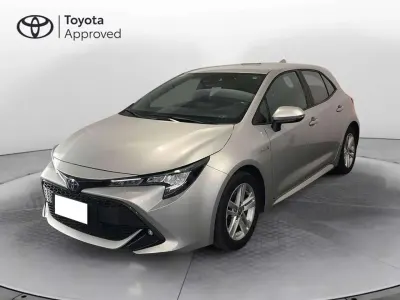 Usata Toyota Corolla Active 122 CV (89 kW) 2022 Argento Berlina