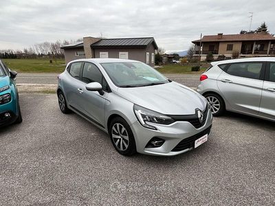 Usata Renault Clio V Business 86 CV (63 kW) 2021 Argento Berlina