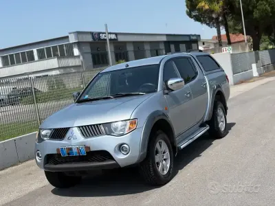 Usata Mitsubishi L200 Intense 136 CV (100 kW) 2007 Grigio Pick-up