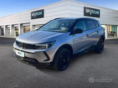 Usata Opel Grandland X GS Line 131 CV (96 kW) 2022 Grigio SUV