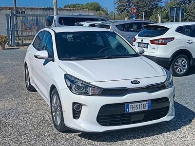 Usata Kia Rio 100 CV (73 kW) 2017 Bianco Berlina