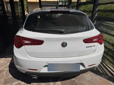 Usata Alfa Romeo Giulietta 120 CV (88 kW) 2017 Bianco Utilitaria