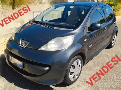 Usata Peugeot 107 68 CV (50 kW) 2007 Utilitaria