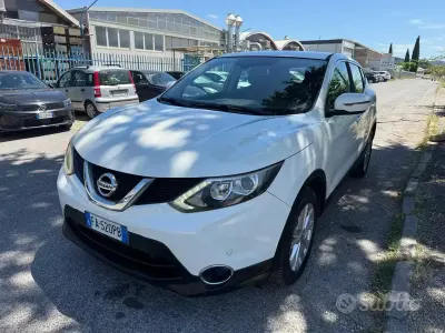 Usata Nissan Qashqai Acenta 110 CV (80 kW) 2015 Bianco SUV