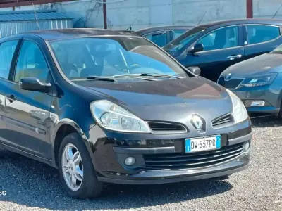 Usata Renault Clio II Dynamique 75 CV (55 kW) 2009 Nero Berlina