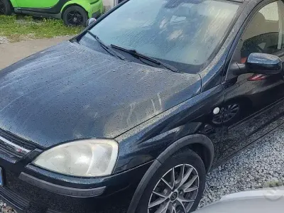 Używany Opel Corsa 75 KM (55 kW) 2004 Zielony Hatchback