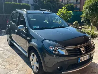 Usata Dacia Sandero 87 CV (63 kW) 2011 Grigio Berlina