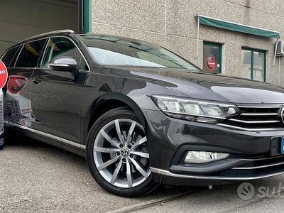 Usata VW Passat Executive 200 CV (147 kW) 2021 Grigio Station wagon