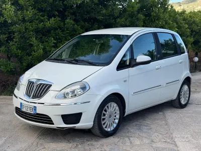 Usata Lancia Musa 77 CV (56 kW) 2012 Bianco Monovolume
