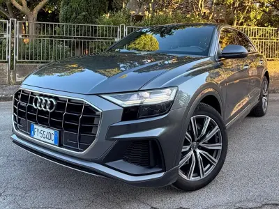 Usata Audi Q8 S-Line 286 CV (210 kW) 2019 Grigio daytona SUV